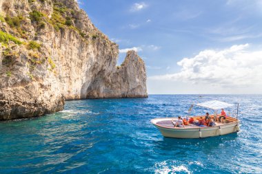 Capri Adası, İtalya, Avrupa. Güzel renklerle harika bir gün..