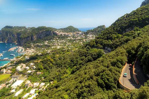 Capri Adası, İtalya, Avrupa. Güzel renklerle harika bir gün..