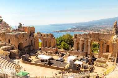 Taormina ve Etna Mont 'taki Yunan tiyatrosu. Avrupa