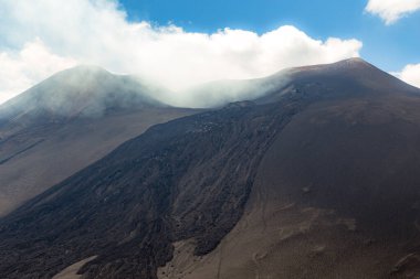 İtalya 'da Etna Dağı, Sicilya. Etna volkanının tepesine tırman. Avrupa.