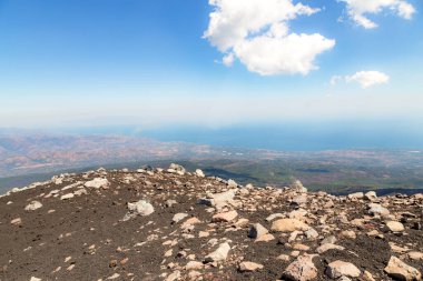 İtalya 'da Etna Dağı, Sicilya. Etna volkanının tepesine tırman. Avrupa.