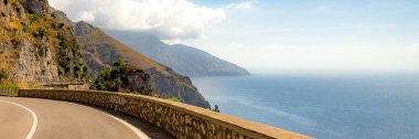 Amalfi Sahili, Akdeniz, İtalya. Web Sitesi Afişi.