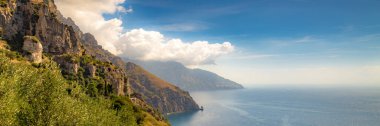 Amalfi Sahili, Akdeniz, İtalya. Web Sitesi Afişi.