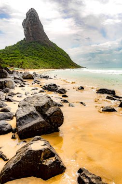 Fernando de Noronha, Brezilya. İki Kardeş kayalarının etrafındaki turkuaz su, UNESCO Dünya Mirası Alanı, Brezilya, Güney Amerika