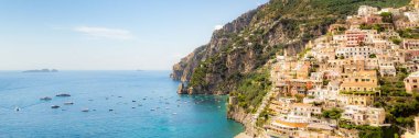 Amalfi Sahili, Akdeniz, İtalya. Web Sitesi Afişi.