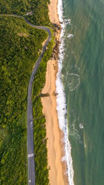 Santa Catarina 'daki Balnear io Camboriu. Taquaras Plajı ve Balnear io Camboriu 'daki Laranjeiras Plajı. Manzaradaki hava manzarası. Brezilya.