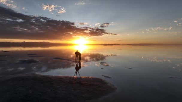 Зарплата Ууні Болівії Під Час Заходу Сонця Повітряне Зображення Зроблене — стокове відео