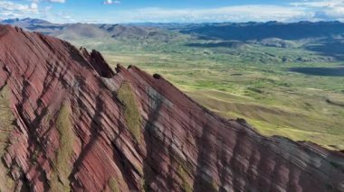 Gökkuşağı Dağı, Peru. Cusco yakınlarında Cerro Colorado olarak da bilinir..