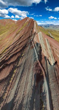 Gökkuşağı Dağı, Peru. Cusco yakınlarında Cerro Colorado olarak da bilinir. Hava görüntüsü. Güney Amerika