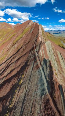 Gökkuşağı Dağı, Peru. Cusco yakınlarında Cerro Colorado olarak da bilinir. Hava görüntüsü. Güney Amerika