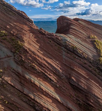 Gökkuşağı Dağı, Peru. Cusco yakınlarında Cerro Colorado olarak da bilinir. Hava görüntüsü. Güney Amerika