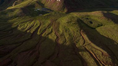 Gökkuşağı Dağı, Peru. Cusco yakınlarında Cerro Colorado olarak da bilinir. Hava görüntüsü. Güney Amerika