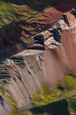 Gökkuşağı Dağı, Peru. Cusco yakınlarında Cerro Colorado olarak da bilinir. Hava görüntüsü. Güney Amerika