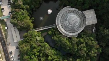 Curitiba Parana Brezilya 'daki Opera De Arame. Botanik Dağı. Kırsal Arazide Çiftçilik Huzurlu. Kırsal Orman Kırsal Arkaplan Yaz Doğası.