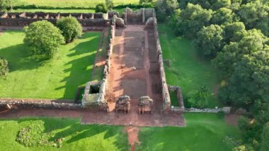 Cizvit Harabeleri. San Ignacio mini misyonu 1632 'de Cizvitler tarafından kuruldu, Misiones Eyaleti, Arjantin