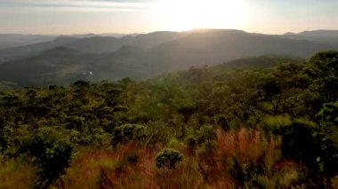 Goias 'ta pirenopolis, günbatımı hava manzarası.