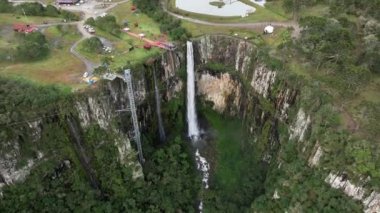 Urubici, Santa Catarina, Brezilya 'da. Hava görüntüsü. Avencal Şelalesi.