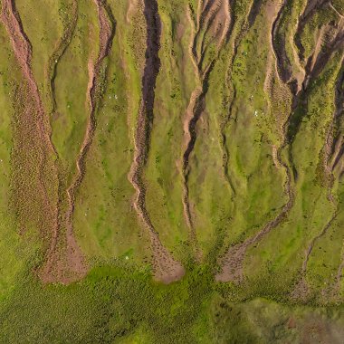 Gökkuşağı Dağı, Peru. Cusco yakınlarında Cerro Colorado olarak da bilinir. Hava Görünümü, kare resim