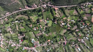 Cusco 'daki İnka Kutsal Vadisi. Urubamba Vadisi. Hava görünümü.