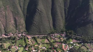 Cusco 'daki İnka Kutsal Vadisi. Urubamba Vadisi. Hava görünümü.