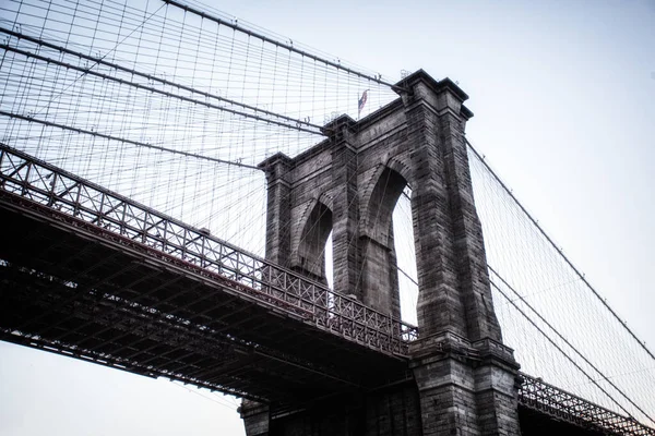 Захоплює Величний Приплив Бруклінського Мосту Архітектурного Дива Оточує Іст Рівер — стокове фото