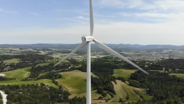 Drone Pohled Větrné Turbíny Vyrábějící Obnovitelnou Energii Venkovské Oblasti Technologie — Stock video