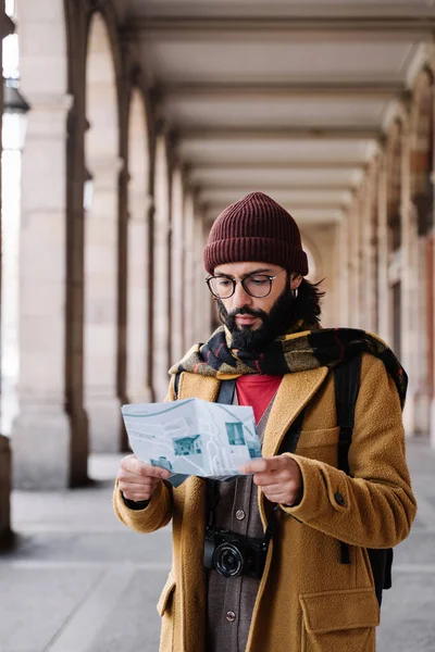 Young Man Checking City Map Winter Vacations Visiting Historical European – stockfoto