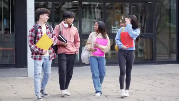 Group International Exchange University Students Going Lecture Smiling Girls Boys — Stockvideo