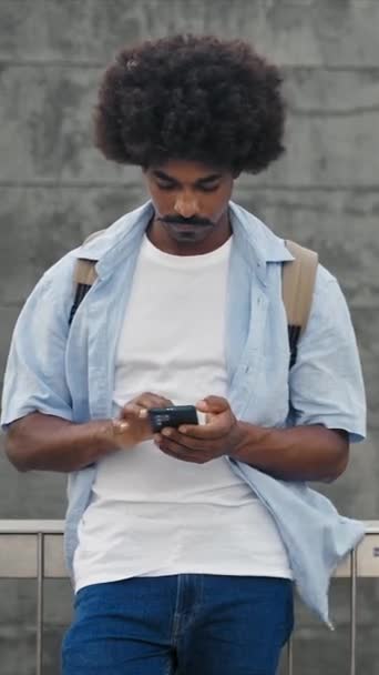 Young African American Man Man Using Smartphone Cell Phone Vertical — Wideo stockowe