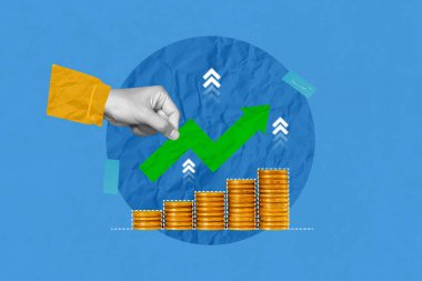 Yaratıcı sanat kolajı, artan madeni para yığınlarıyla yukarı doğru tutulan oklar satış gelirini gösteriyor. Yatırım, Yatırım, kâr, tasarruf, finans ve iş stratejisi