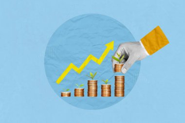 Yatırım, Yatırım, Kâr, Tasarruf, Finans ve İş Stratejisi Yaratıcı Sanat Kolajı. Elle bozuk para yığınına para koymak ve yukarı doğru ok atmak büyüyen bir işi işaret ediyor.
