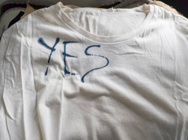 Ink ile Evet Tişörtüne Yazıyor
