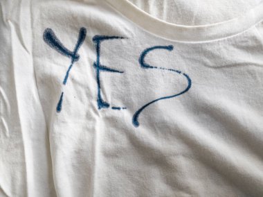 Ink ile Evet Tişörtüne Yazıyor
