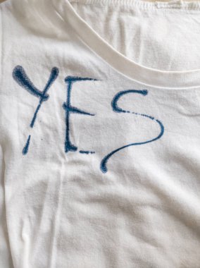 Ink ile Evet Tişörtüne Yazıyor