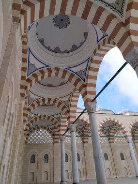 Türkiye 'nin En Büyük Camii, Büyük Camlika Camii