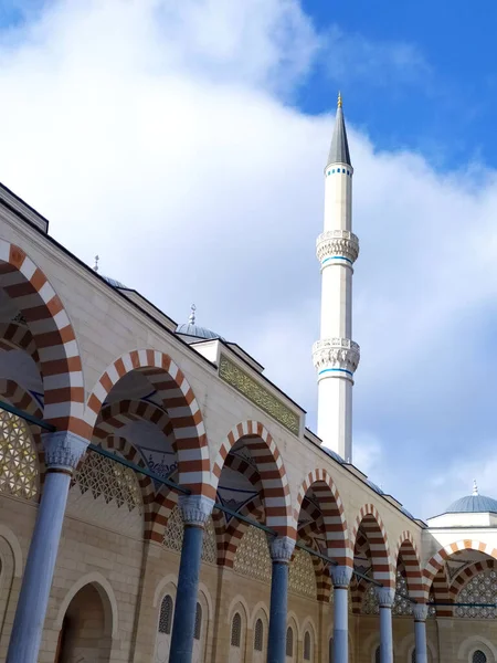 Türkiye 'nin En Büyük Camii, Büyük Camlika Camii