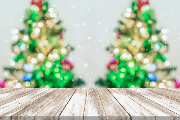 Tampo Mesa Madeira Vazio Com Borrão Árvore Natal Com Fundo — Fotografia de Stock