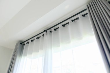 Oturma odasındaki perde iç dekorasyonu