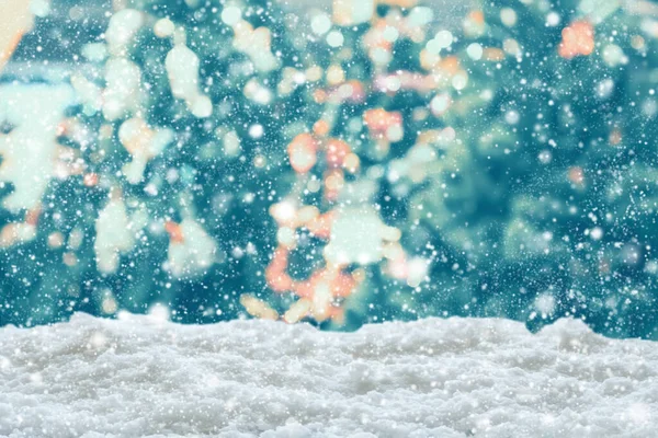 Boş Beyaz Kar Bulanık Noel Ağacı Bokeh Işıklı Arka Plan — Stok fotoğraf