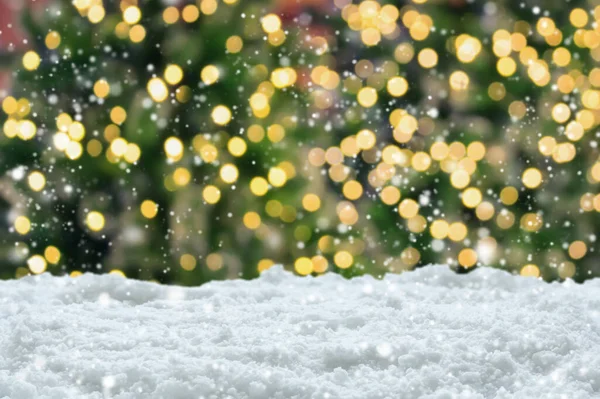 Nieve Blanca Vacía Con Desenfoque Árbol Navidad Con Fondo Claro — Foto de Stock