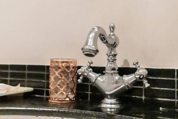 Luxury Vintage Faucet Bathroom — Stockfoto