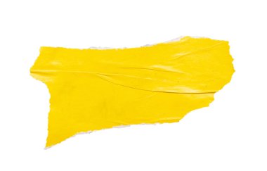 Beyaz arkaplanda izole edilmiş sarı kağıt parçası