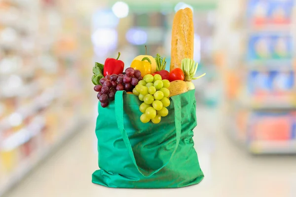 Shopping Bag Fruits Vegetables Supermarket Grocery Store Blurred Background — Stock Photo, Image