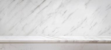 Mokup ürün görüntüleme şablonu için doğal duvar dokusu arka planına sahip beyaz mermer masa üstü