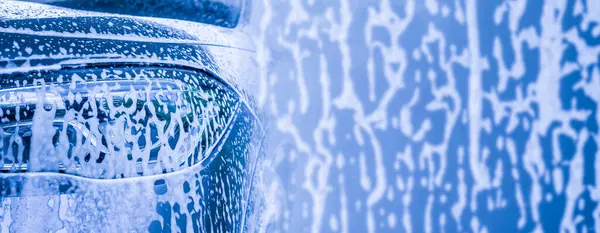 Pembersihan Mobil Dan Mencuci Dengan Latar Belakang Sabun Busa Stok Gambar