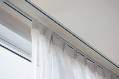 Oturma odasındaki perde iç dekorasyonu