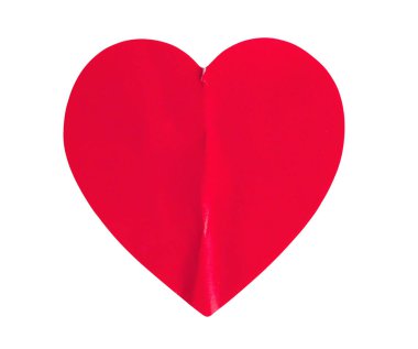Beyaz arkaplanda kırmızı renk kalp şekli etiketi izole edildi