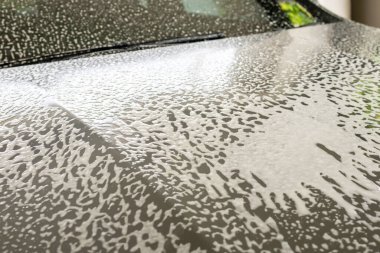 Araba temizleme ve köpük sabunla yıkama