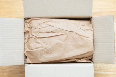 Ürün ambalaj karton kutusu için çevre dostu kahverengi kağıt dokusu paketleme arkaplanı