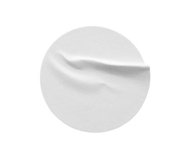 Beyaz arkaplanda izole edilmiş boş beyaz yuvarlak kağıt etiketi